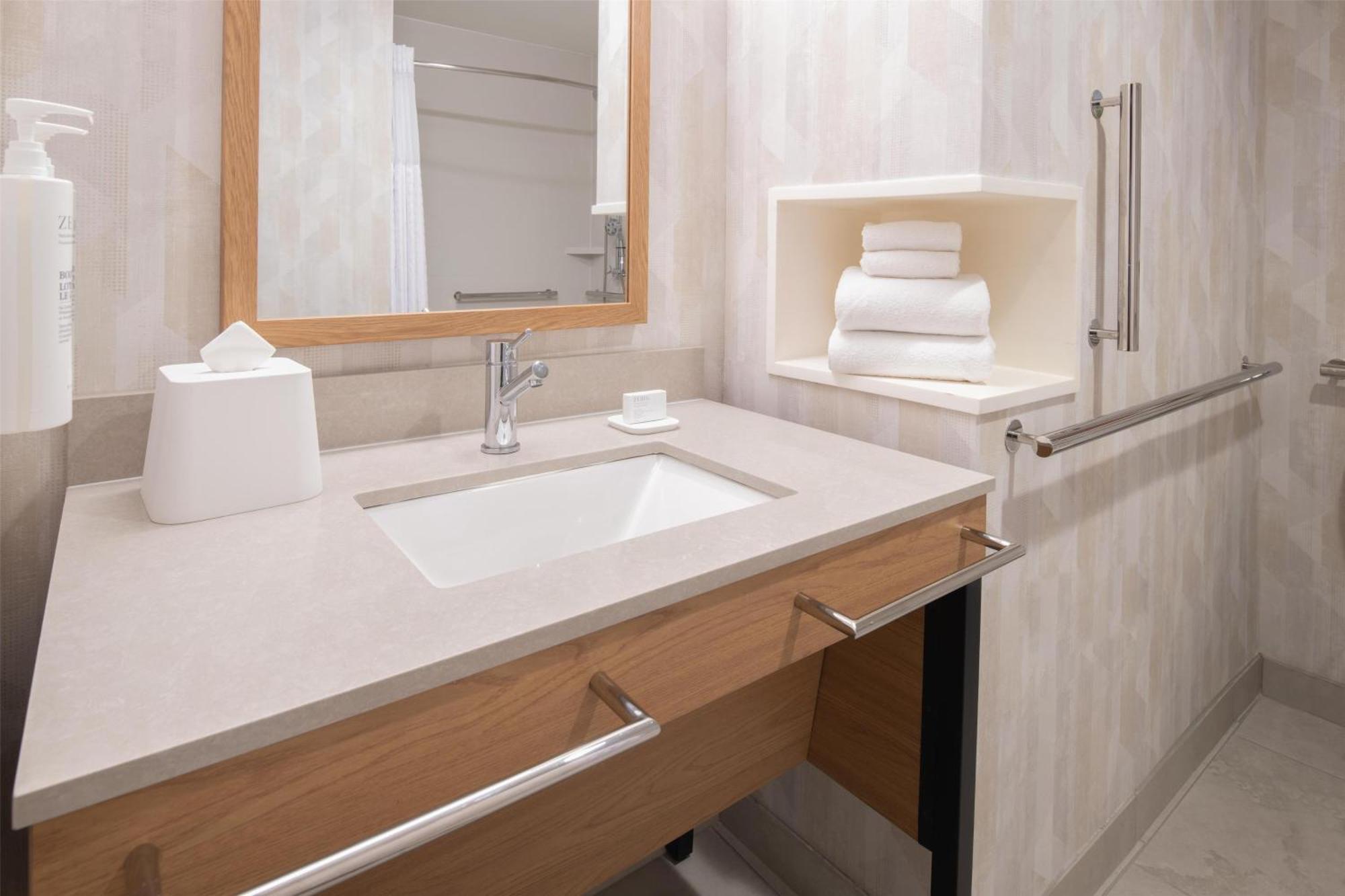 Hotel Hampton By Hilton North Hollywood 3*