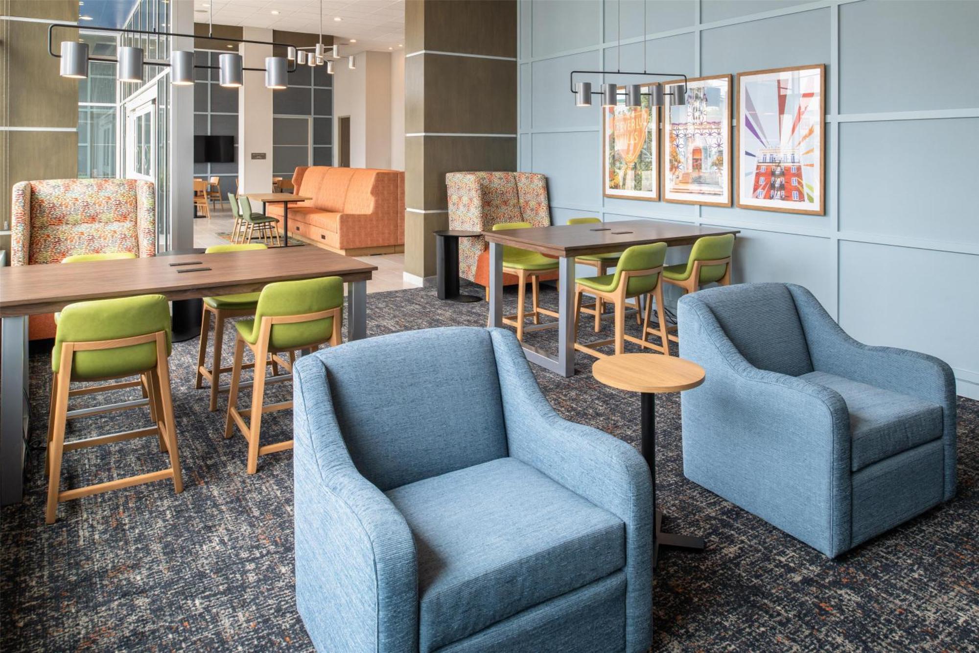 Hampton By Hilton North Hollywood Hotel